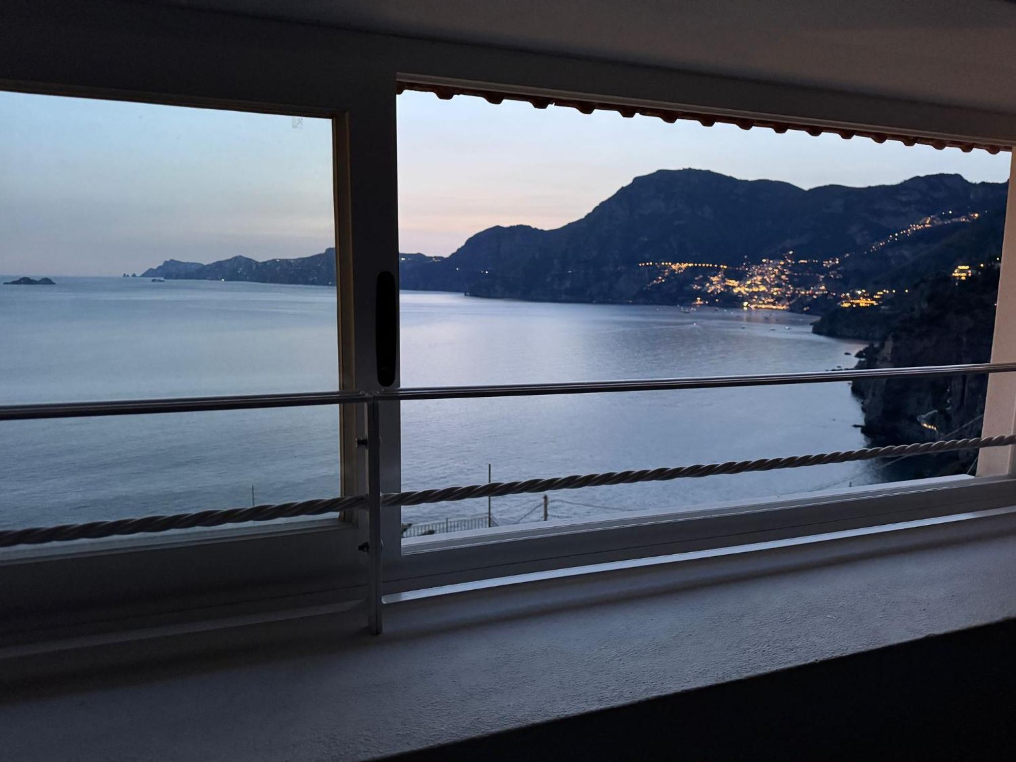 La Mansarda Lägenhet Praiano Exteriör bild